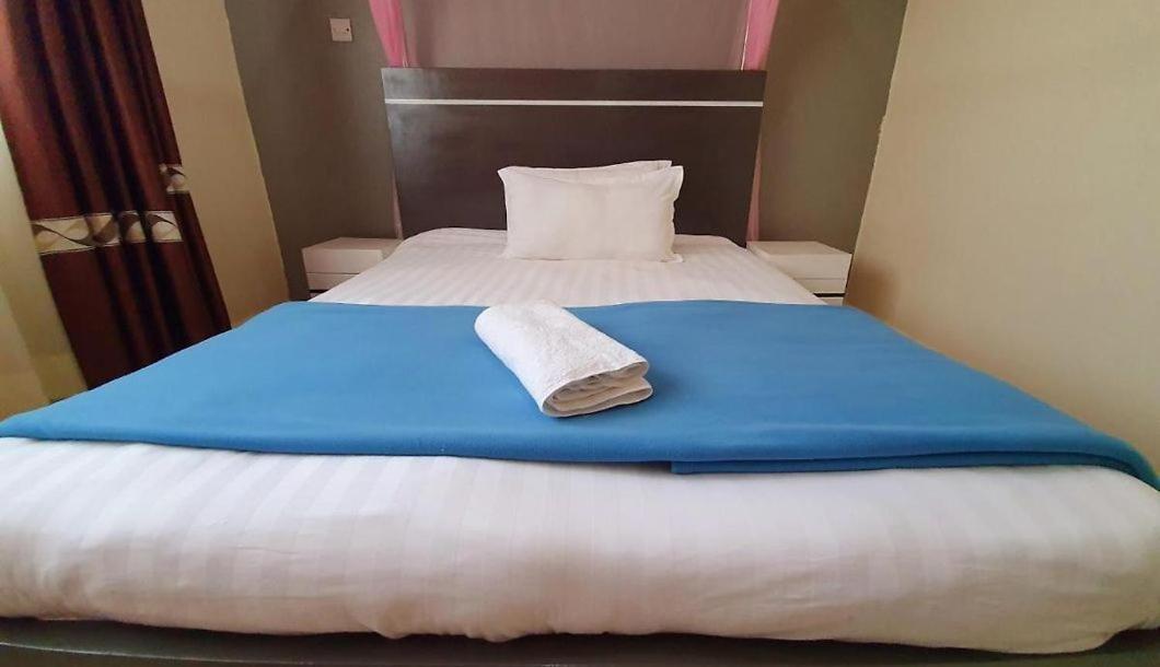Airport Shoebill Hotel Entebbe Exterior photo